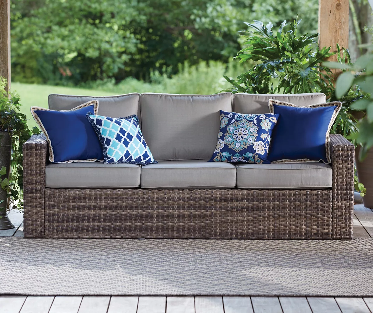 Broyhill Eagle Brooke All-Weather Wicker Cushioned Patio Sofa 4 Broyhill Eagle Brooke All-Weather Wicker Cushioned Patio Sofa - Image 4