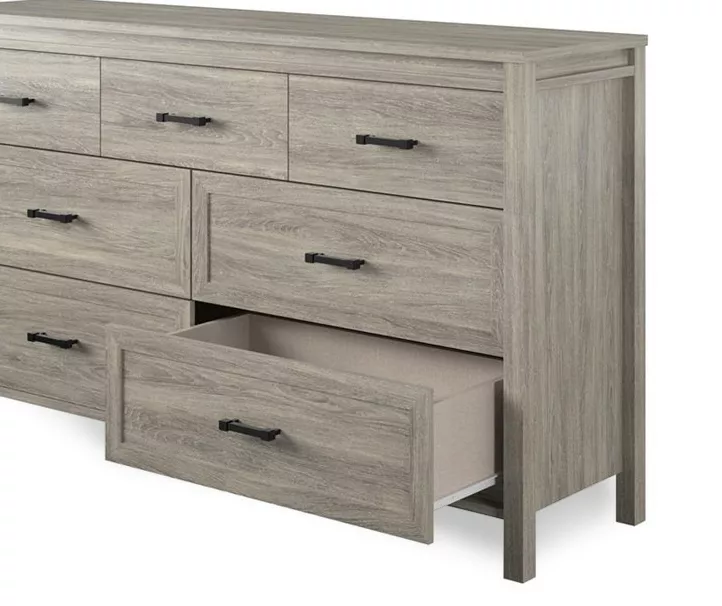 Silverton Oak 7-Drawer Dresser 3 Silverton Oak 7-Drawer Dresser - Image 3