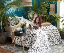 Black End Table With Bluetooth Speaker & USB Port 11 Black End Table With Bluetooth Speaker & USB Port -Home Furnishing Store 810513609 31