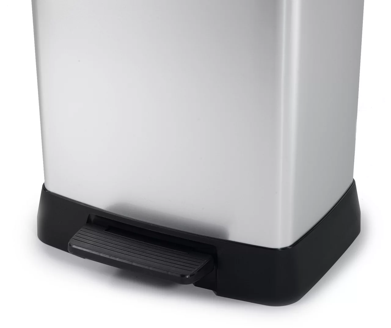Curver Deco 30-Liter Step-On Wastebasket 9 Curver Deco 30-Liter Step-On Wastebasket - Image 9