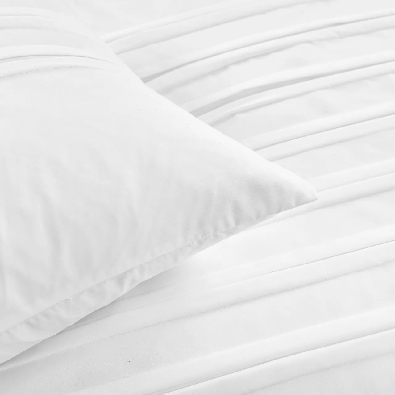 Aurora White Pleated Pintuck Full/Queen 5-Piece Comforter Set 4 Aurora White Pleated Pintuck Full/Queen 5-Piece Comforter Set - Image 4
