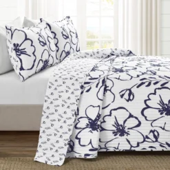 Scandinavian Floral Quilt Set -Home Furnishing Store 810553020 1