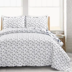 Scandinavian Floral Quilt Set -Home Furnishing Store 810553020 2