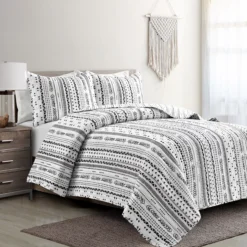 Hygge Geometric Stripe Quilt Set -Home Furnishing Store 810553037 1