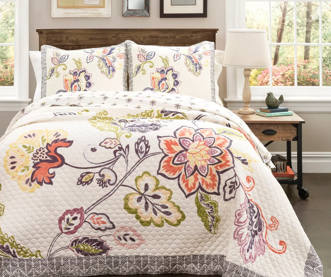 Aster Coral & Navy Floral King 3-Piece Quilt Set 1 Aster Coral & Navy Floral King 3-Piece Quilt Set