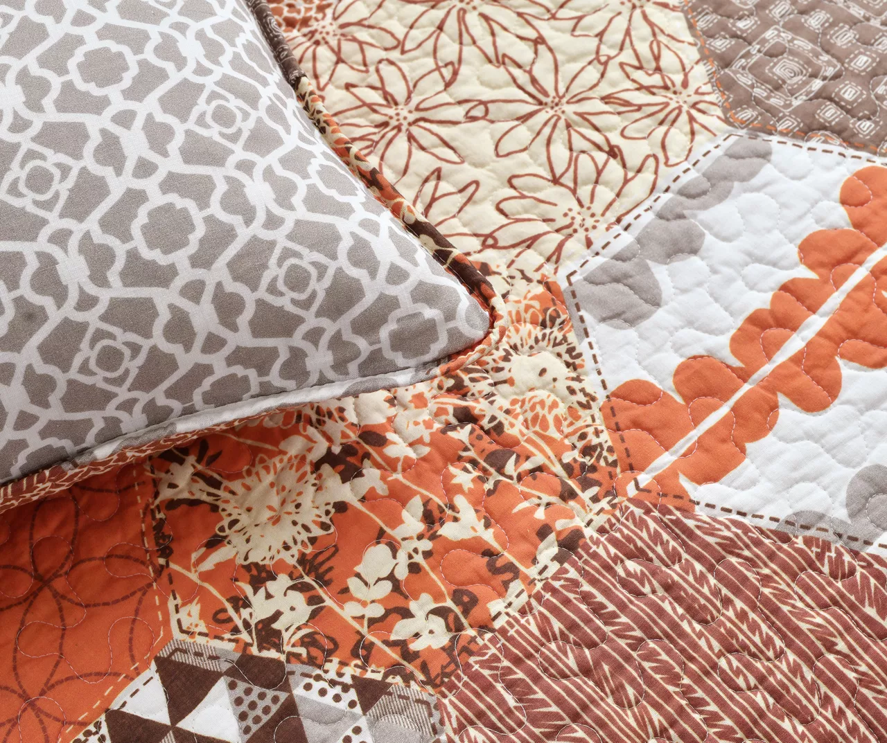 Briley Geometric Hexagon Reversible 3-Piece Quilt Set 5 Briley Geometric Hexagon Reversible 3-Piece Quilt Set - Image 5