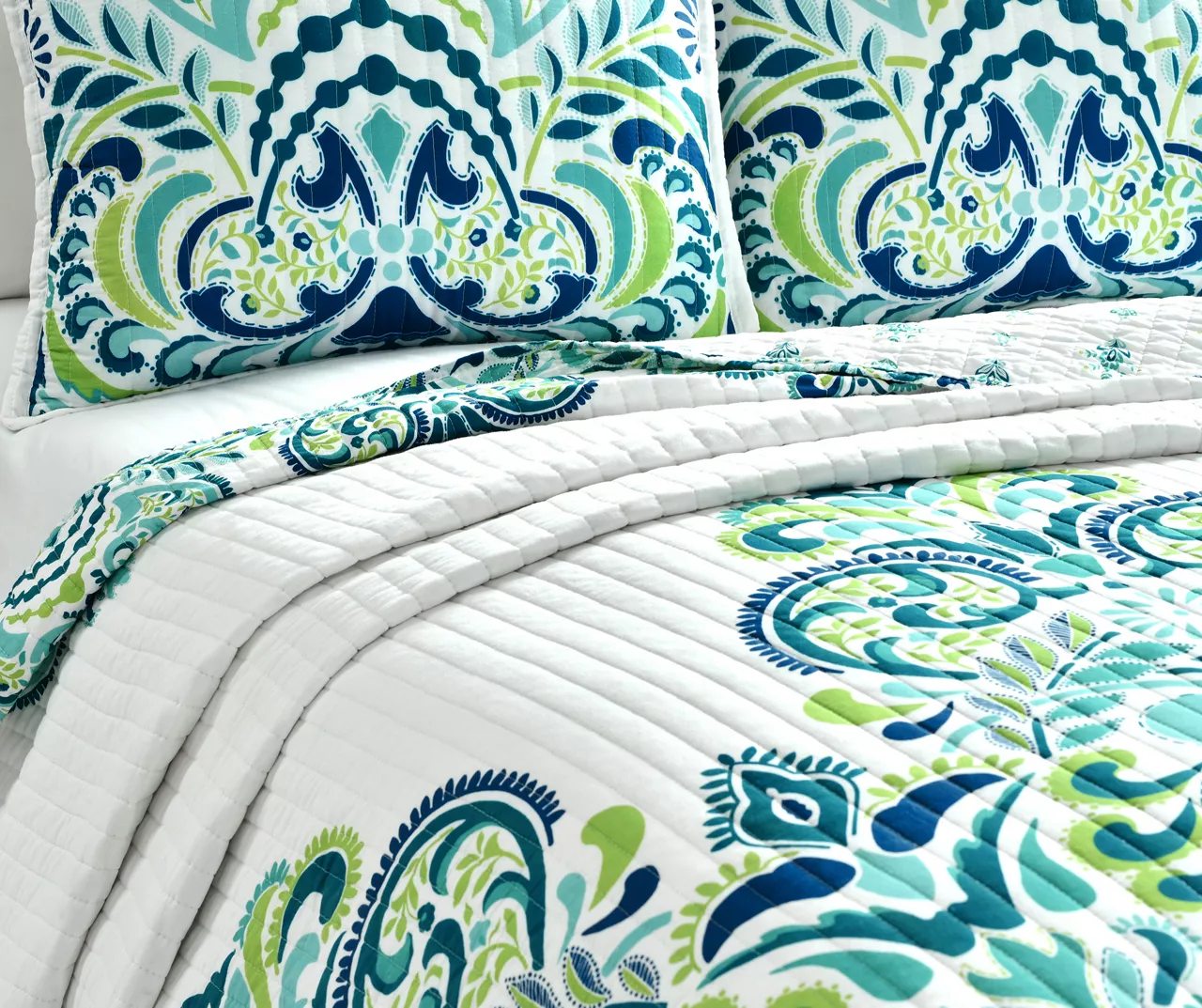 Clara Floral Reversible 3-Piece Quilt Set 5 Clara Floral Reversible 3-Piece Quilt Set - Image 5