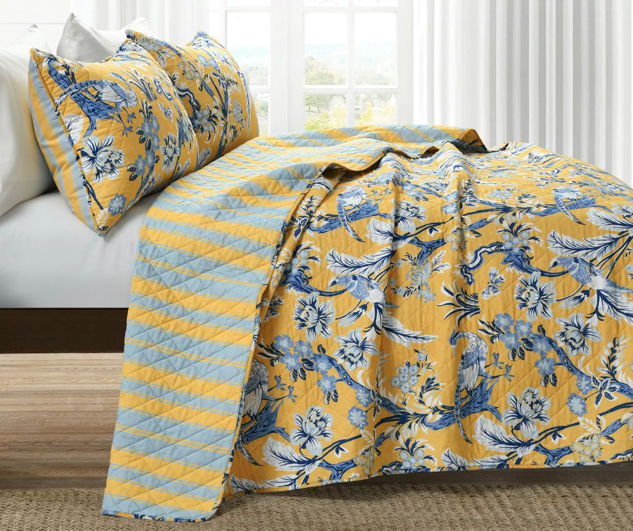 Dolores Floral Reversible 3-Piece Quilt Set 3 Dolores Floral Reversible 3-Piece Quilt Set - Image 3