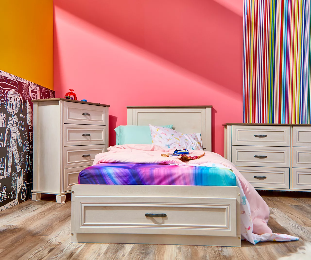 Hillview 6-Drawer Dresser 6 Hillview 6-Drawer Dresser - Image 6