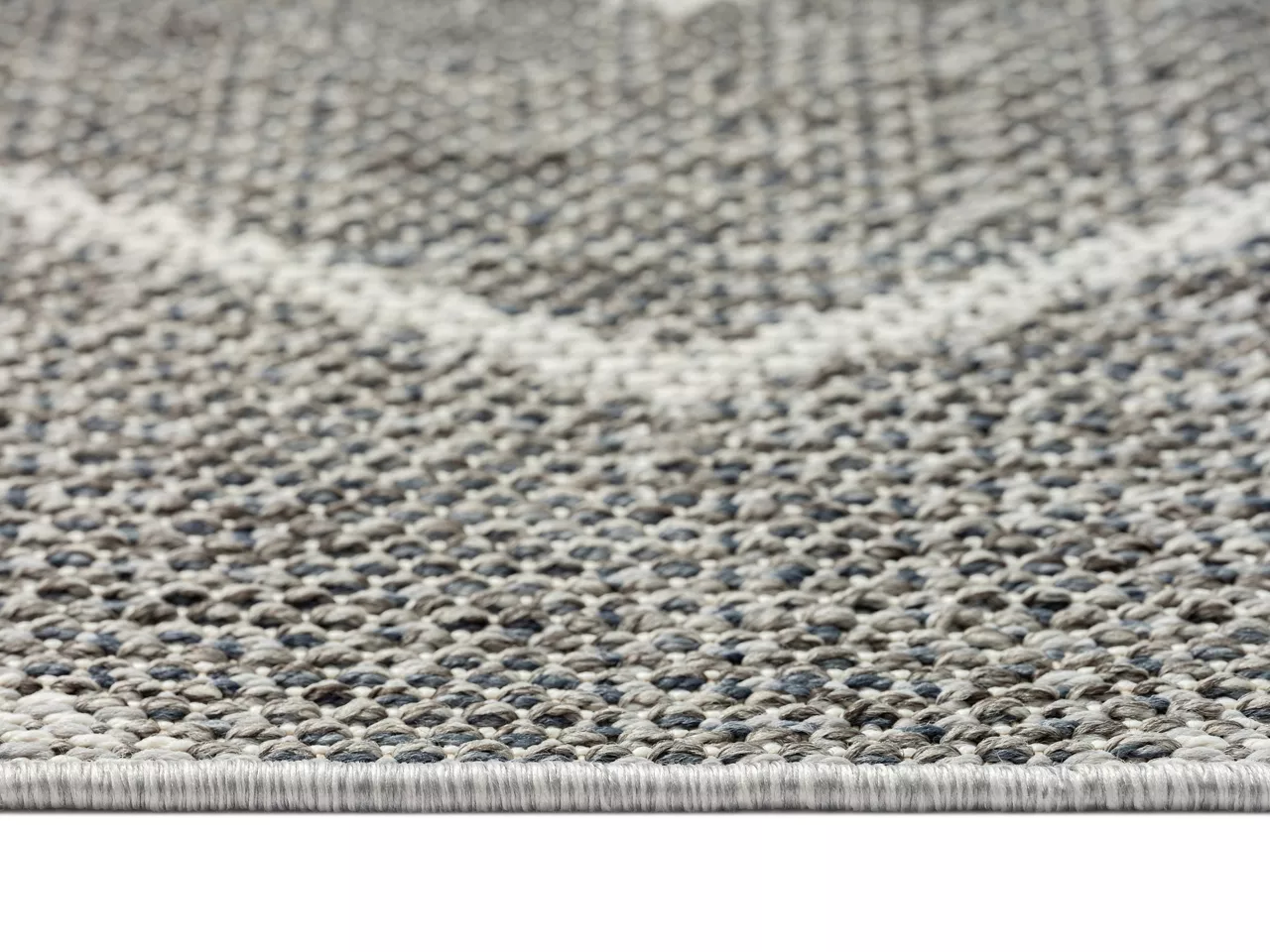 Broyhill Jani Lagos Gray Geometric Outdoor Area Rug 3 Broyhill Jani Lagos Gray Geometric Outdoor Area Rug - Image 3