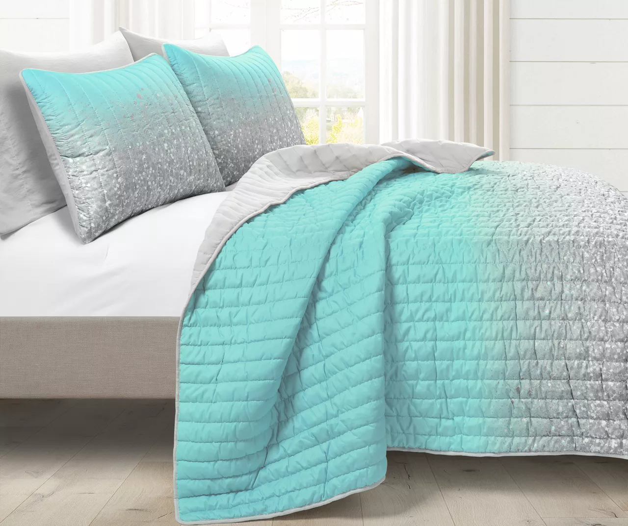 Lush Decor Glitter Ombre Print Quilt & Pillowcase Set 2 Lush Decor Glitter Ombre Print Quilt & Pillowcase Set - Image 2