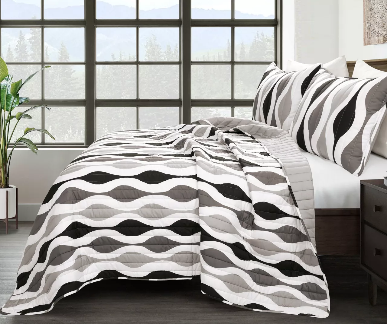Black & Gray Mid-Century Waves Full/Queen 3-Piece Quilt Set 2 Black & Gray Mid-Century Waves Full/Queen 3-Piece Quilt Set - Image 2