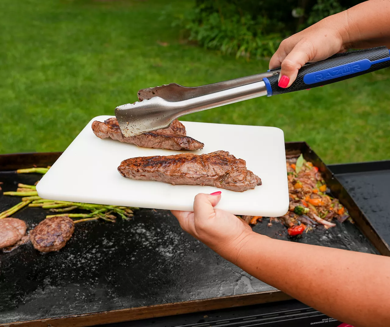 RAZOR Stainless Steel Locking Tongs 5 RAZOR Stainless Steel Locking Tongs - Image 5