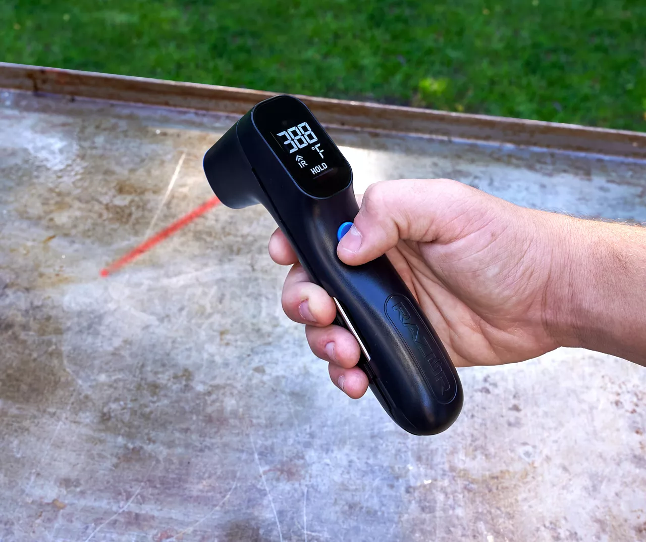 RAZOR Digital Infrared Thermometer With Instant Food Probe 5 RAZOR Digital Infrared Thermometer With Instant Food Probe - Image 5