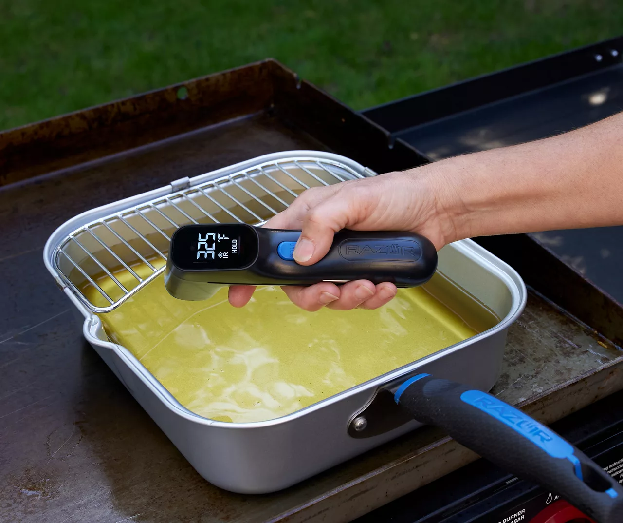 RAZOR Digital Infrared Thermometer With Instant Food Probe 7 RAZOR Digital Infrared Thermometer With Instant Food Probe - Image 7