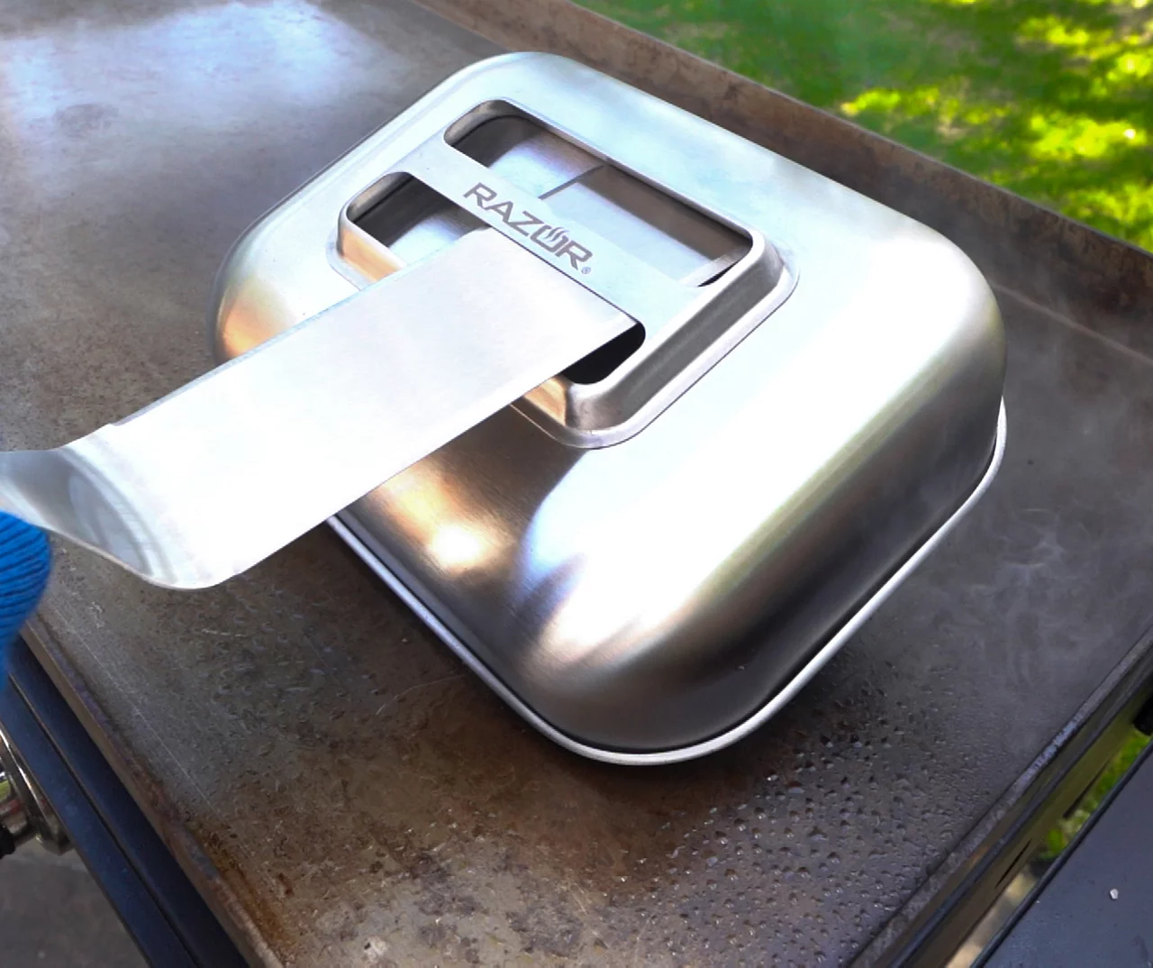 RAZOR 3-in-1 Griddle Dome 7 RAZOR 3-in-1 Griddle Dome - Image 7